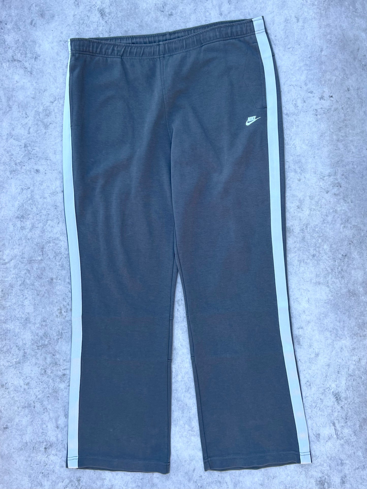 Vintage Nike Wide Leg Track Pants (38’’)