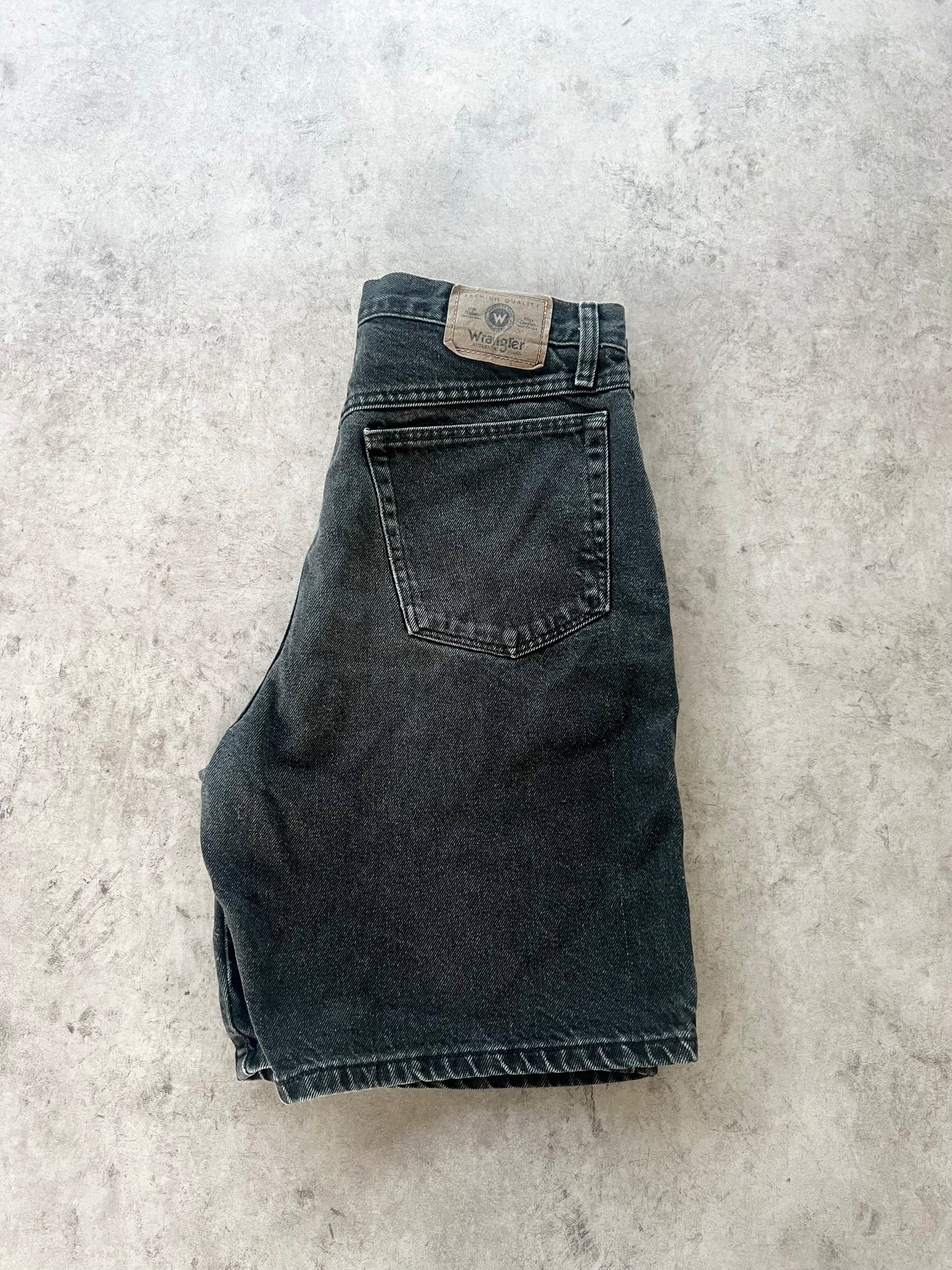 Vintage Wrangler Denim Shorts (33”)