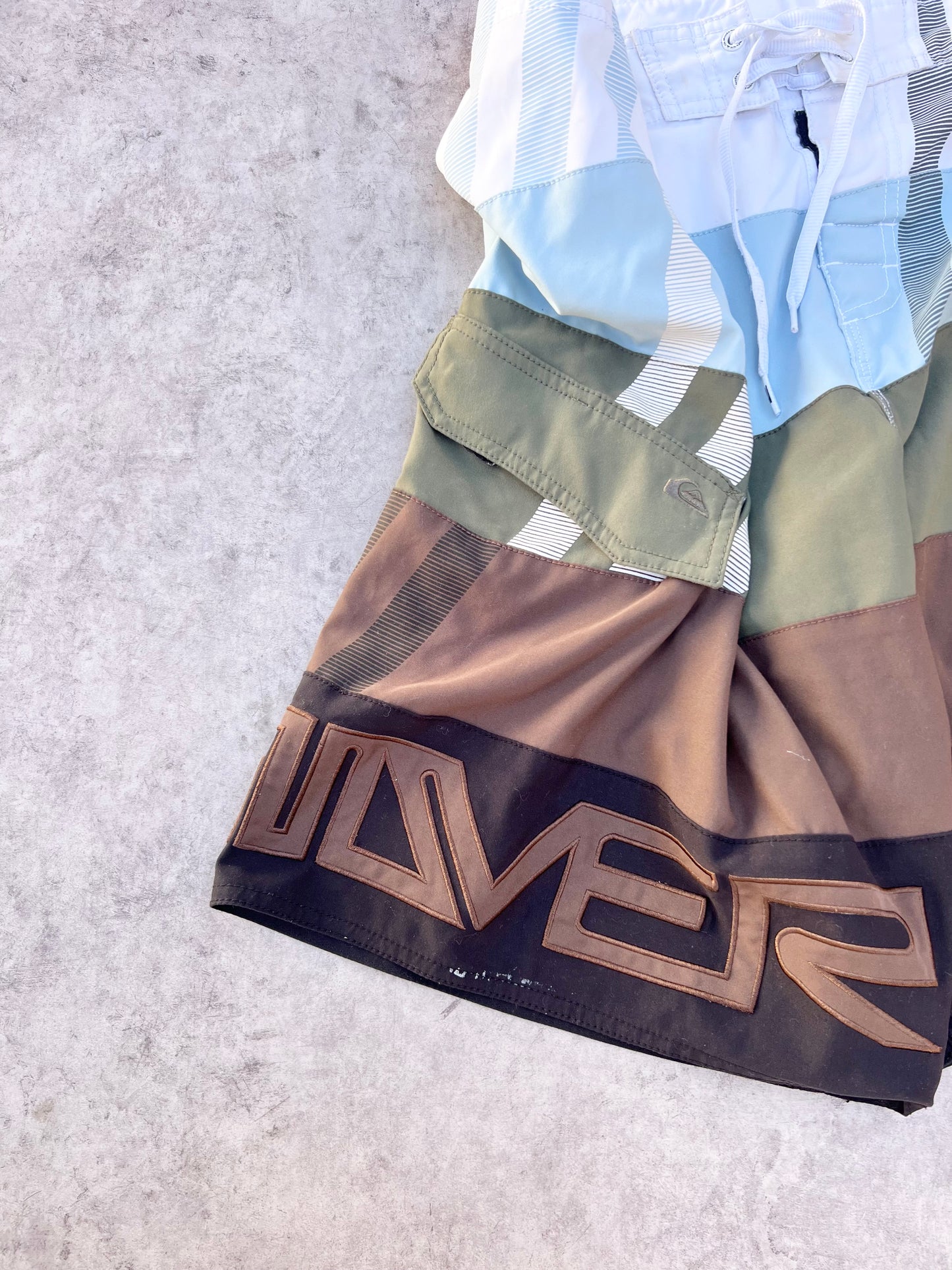 Vintage Quicksilver embroidered Coloured Shorts (36")