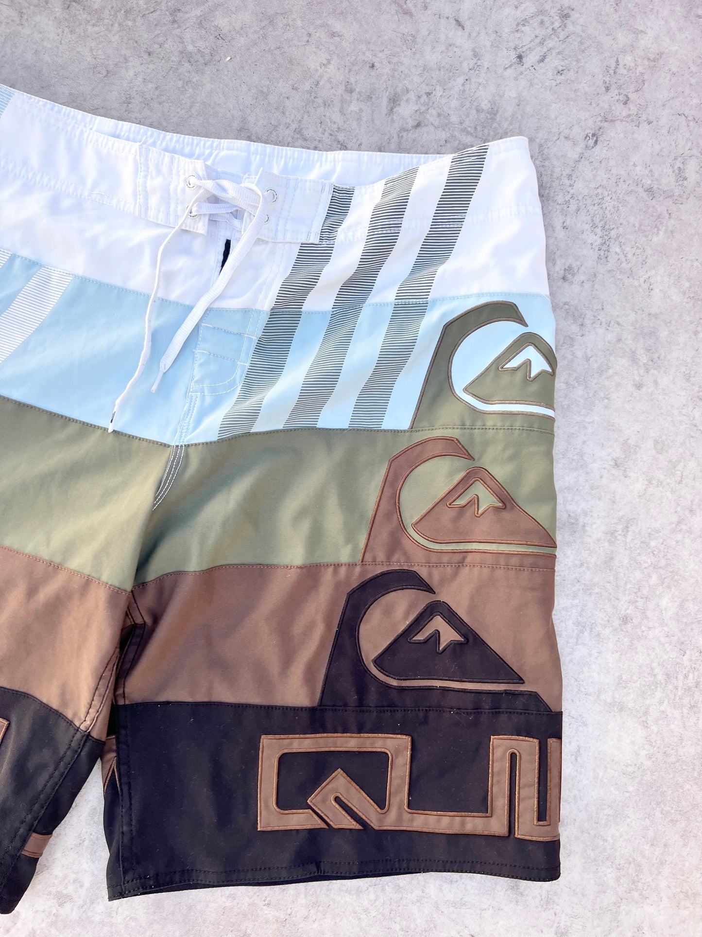 Vintage Quicksilver embroidered Coloured Shorts (36")