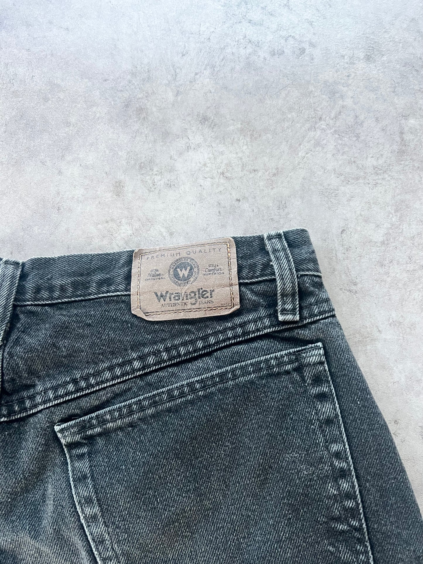 Vintage Wrangler Denim Shorts (33”)