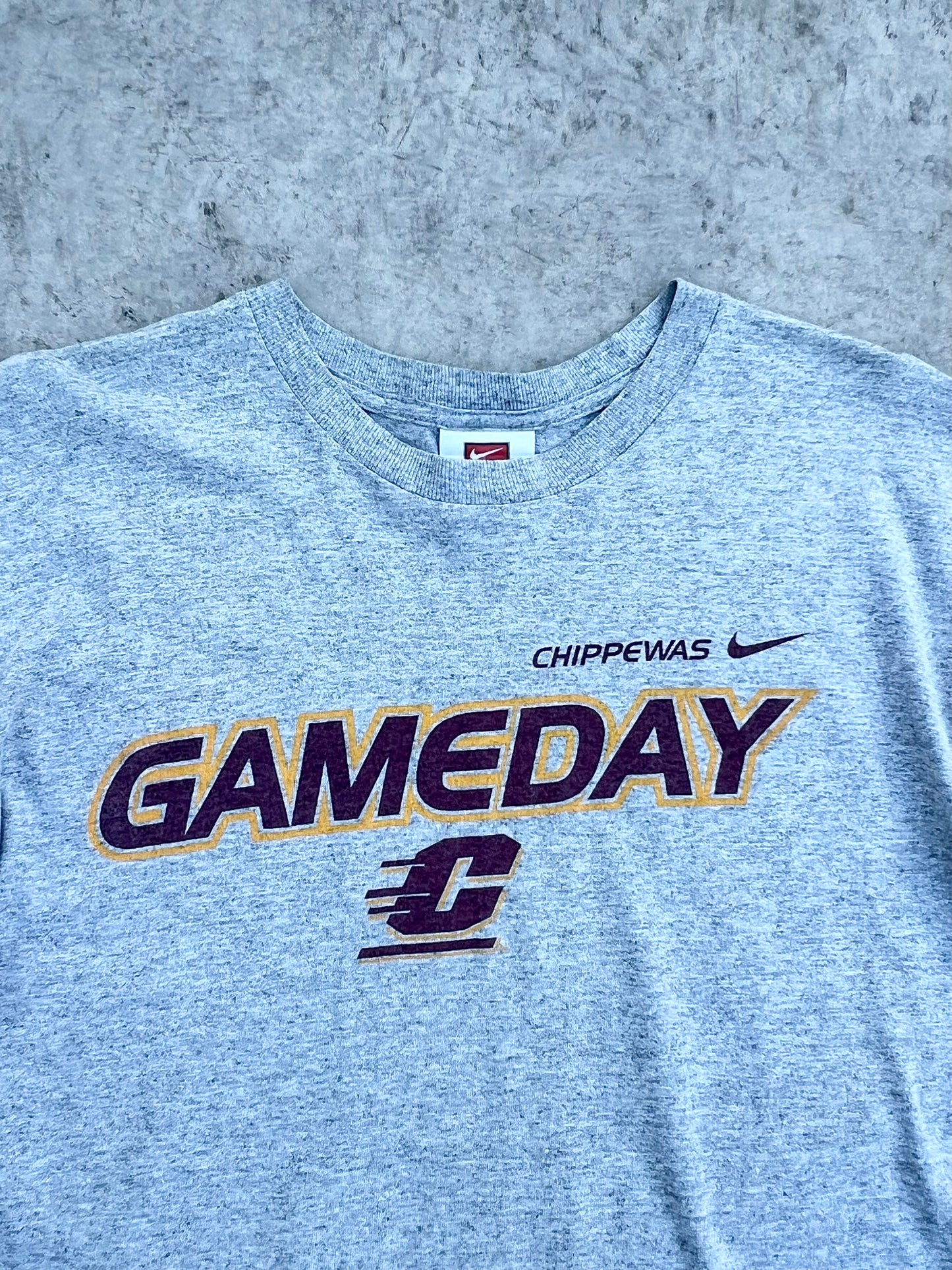 Vintage Nike Game day chippewas v Broncos Tee (M)