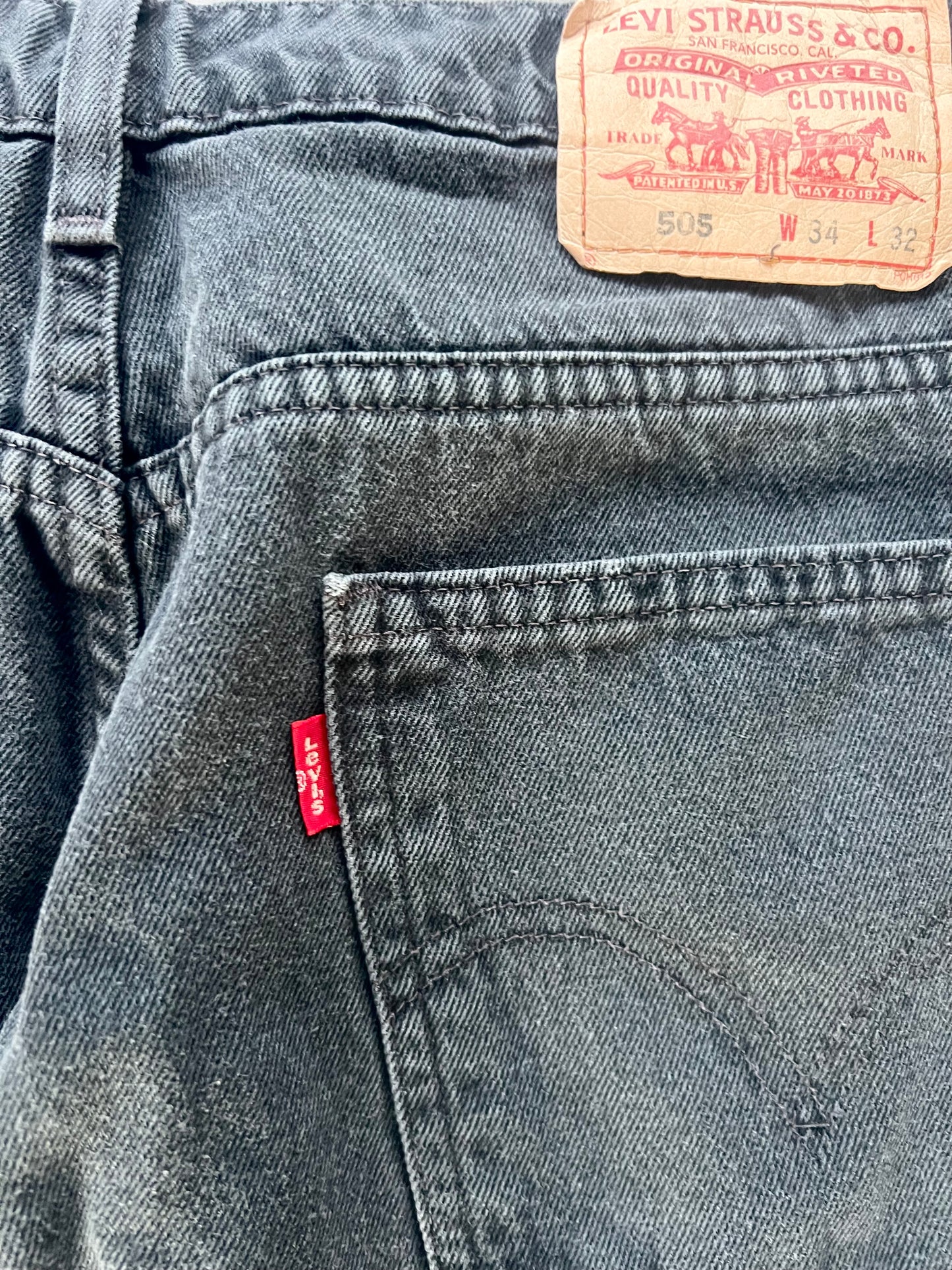 Vintage Levi’s 505 Jeans (32”)