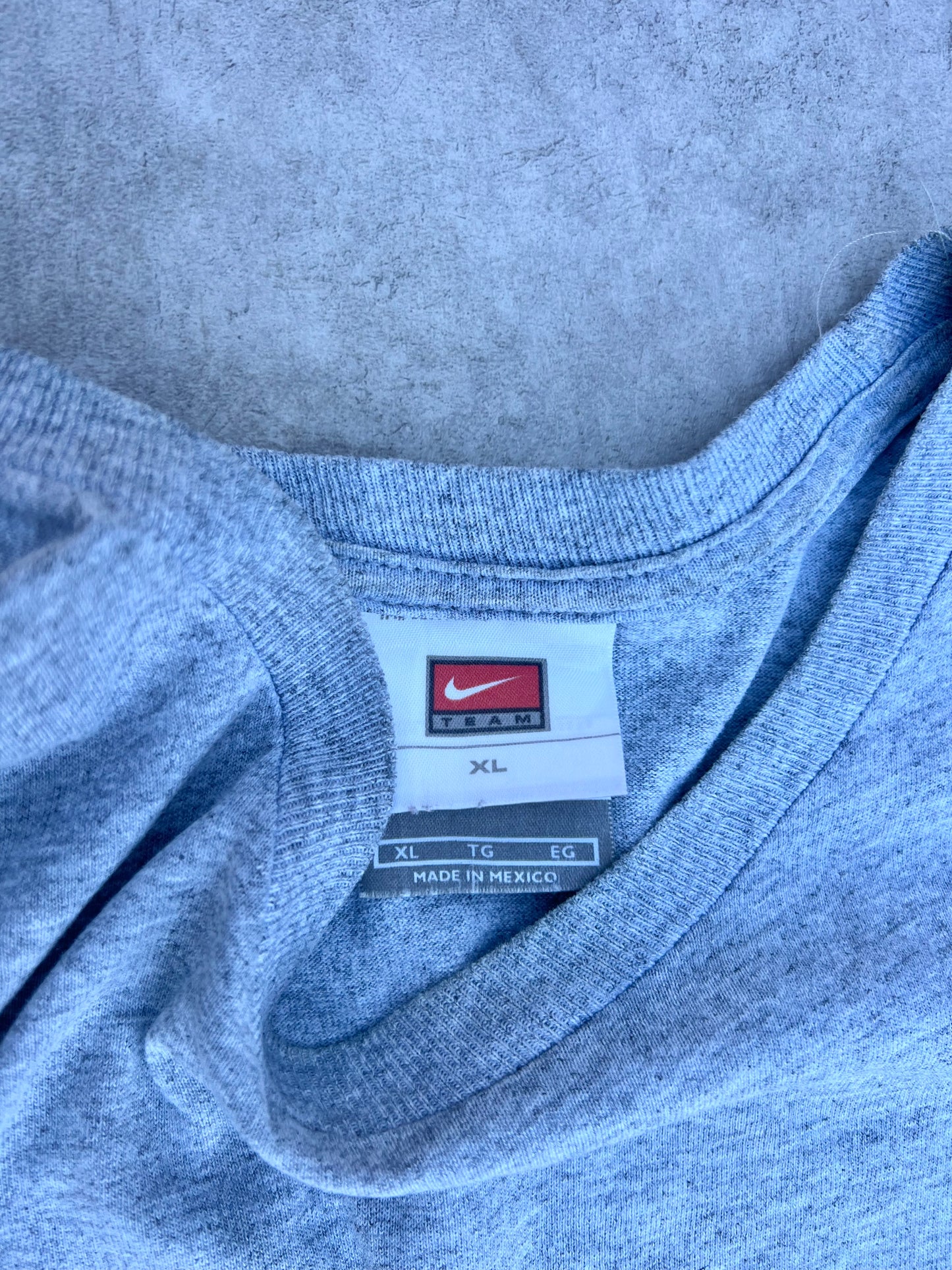 Nike Tee (L)
