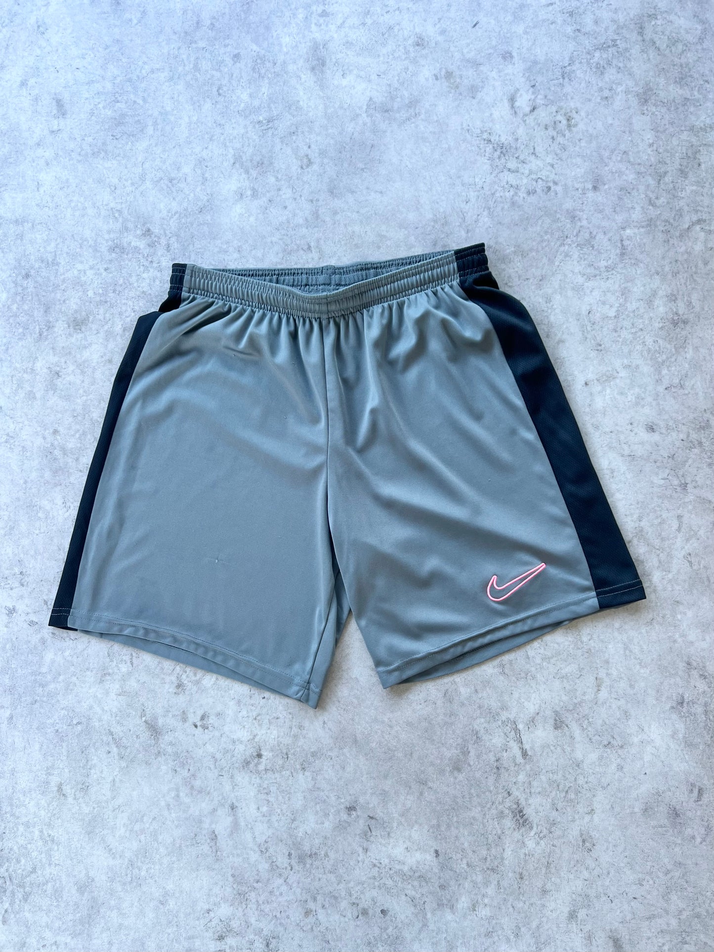Nike Dri-Fit Sports Shorts (28”)