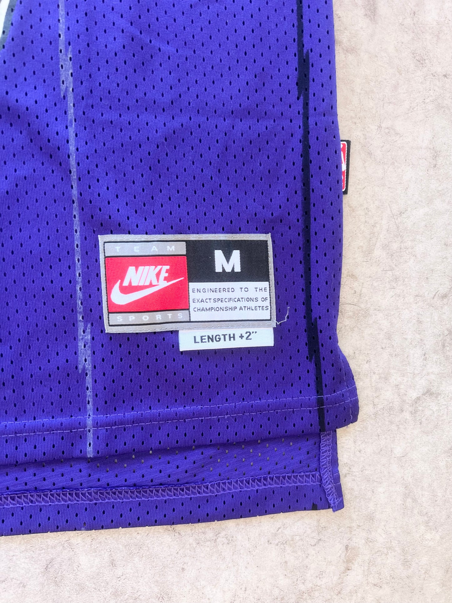 Vintage 90's Toronto Raptors Vince Carter Nike jersey (M)