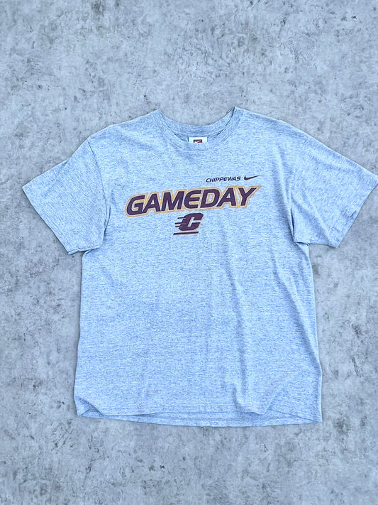 Vintage Nike Game day chippewas v Broncos Tee (M)